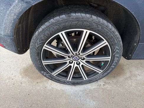 Used 2015 Volvo XC60 T6 w/ Proximity Package image 10