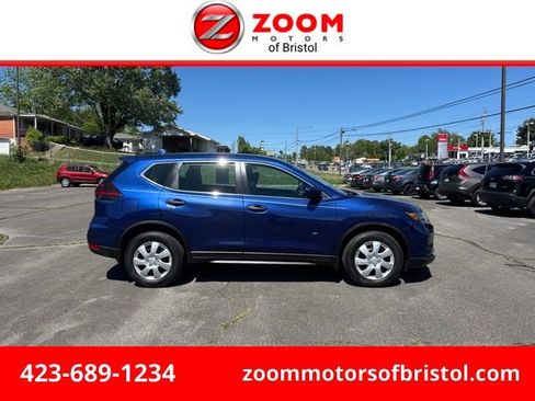 Used 2020 Nissan Rogue S FWD image 1