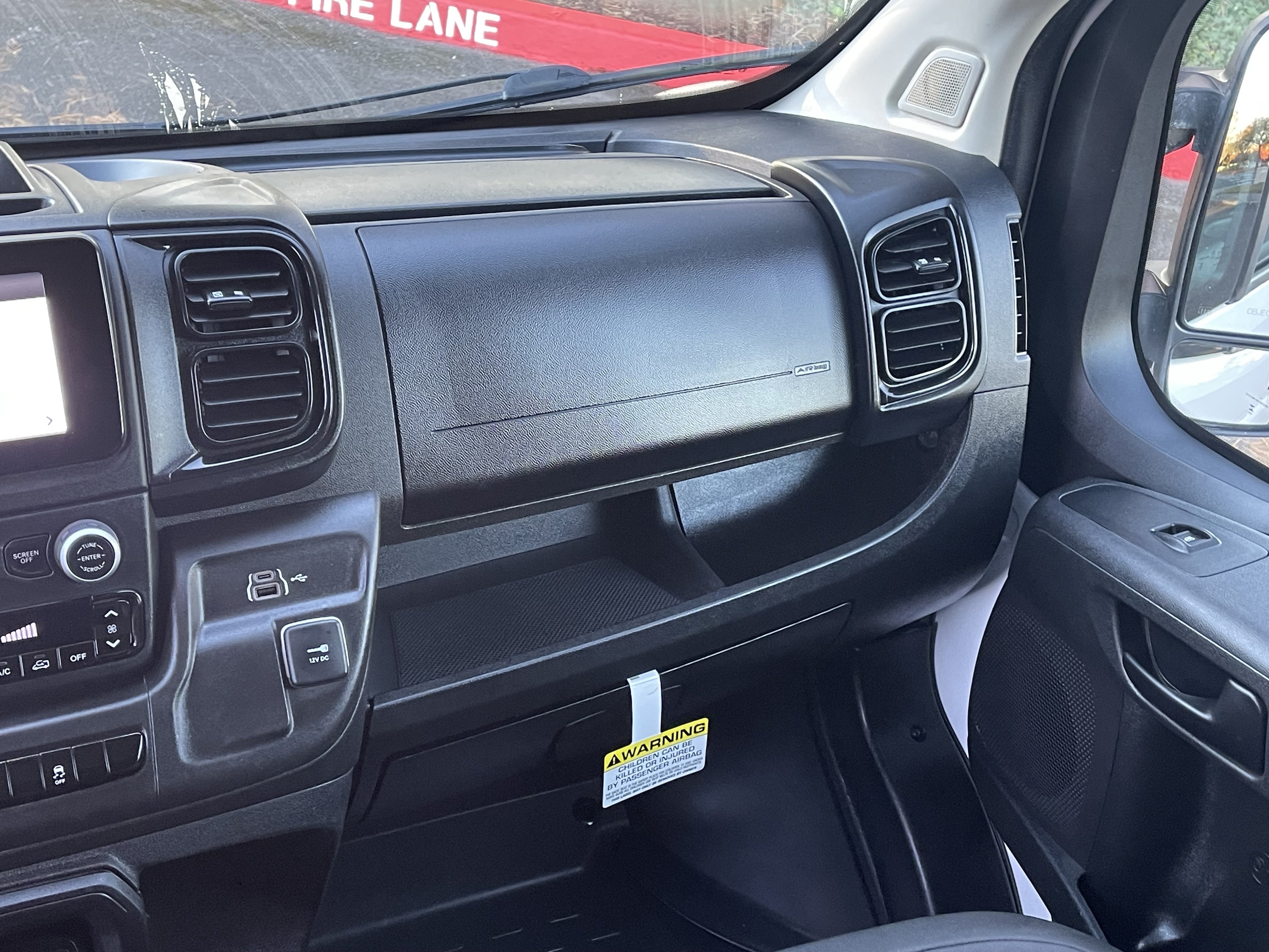 Used 2025 RAM ProMaster 2500 w/ Convenience Group FWD image 20