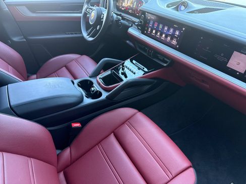 Certified 2026 Porsche Cayenne S AWD/4WD image 17