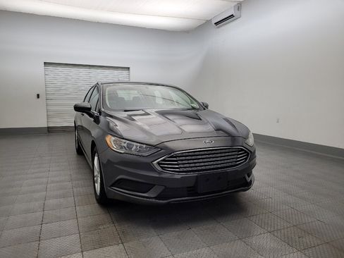 Used 2018 Ford Fusion SE w/ Fusion SE Technology Package image 14