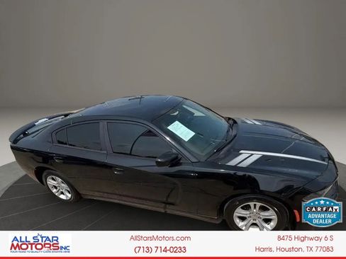 Used 2017 Dodge Charger SE w/ Popular Equipment Group RWD image 4