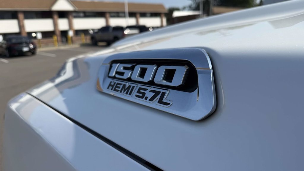 Used 2019 RAM 1500 Laramie AWD/4WD image 40
