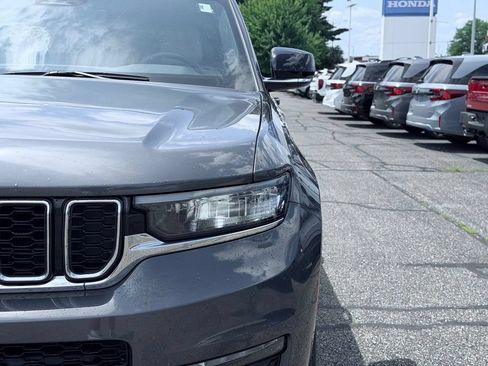 Used 2023 Jeep Grand Cherokee L Limited AWD/4WD image 3