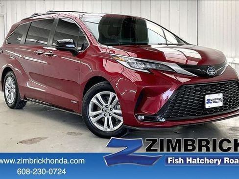 Used 2021 Toyota Sienna XSE w/ XSE Plus Package AWD/4WD image 1