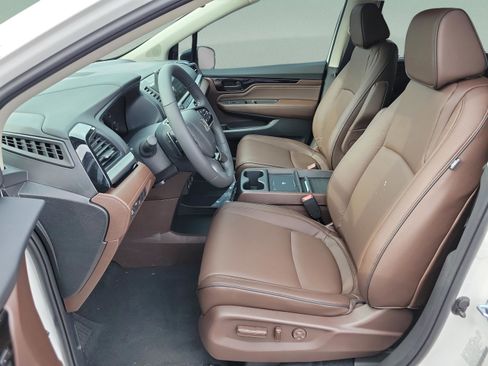 New 2026 Honda Odyssey Touring image 13