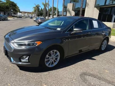 Used 2020 Ford Fusion Energi Titanium image 4