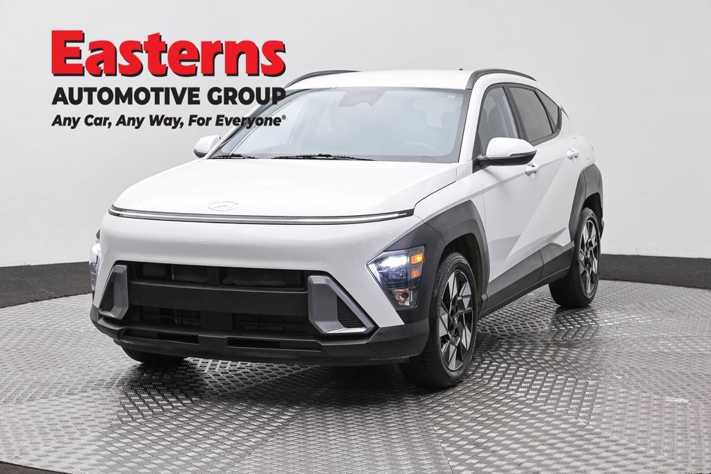 Used 2025 Hyundai Kona SEL FWD image 1