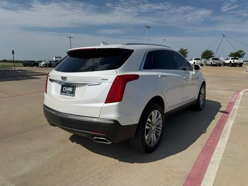 Used 2019 Cadillac XT5 Premium Luxury w/ Driver Assist Package FWD image 3