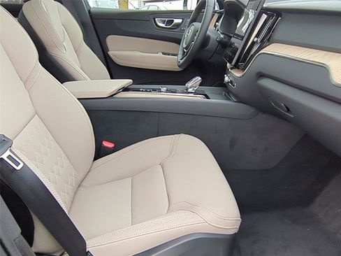New 2026 Volvo XC60 B5 Plus w/ Climate Package image 21