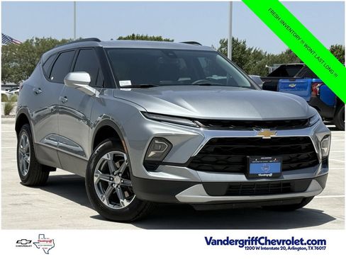Certified 2024 Chevrolet Blazer LT w/ Convenience Package FWD image 2