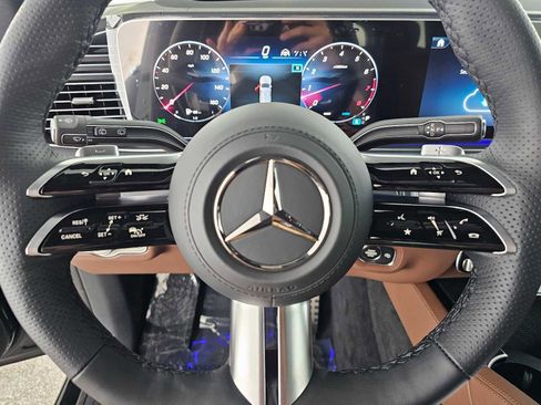 New 2026 Mercedes-Benz GLS 580 4MATIC image 26