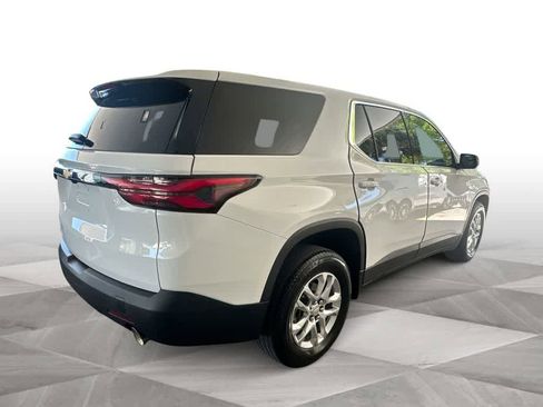 Used 2023 Chevrolet Traverse LS FWD image 8