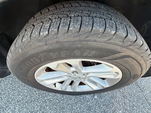 Used 2016 Ford Explorer XLT FWD image 12