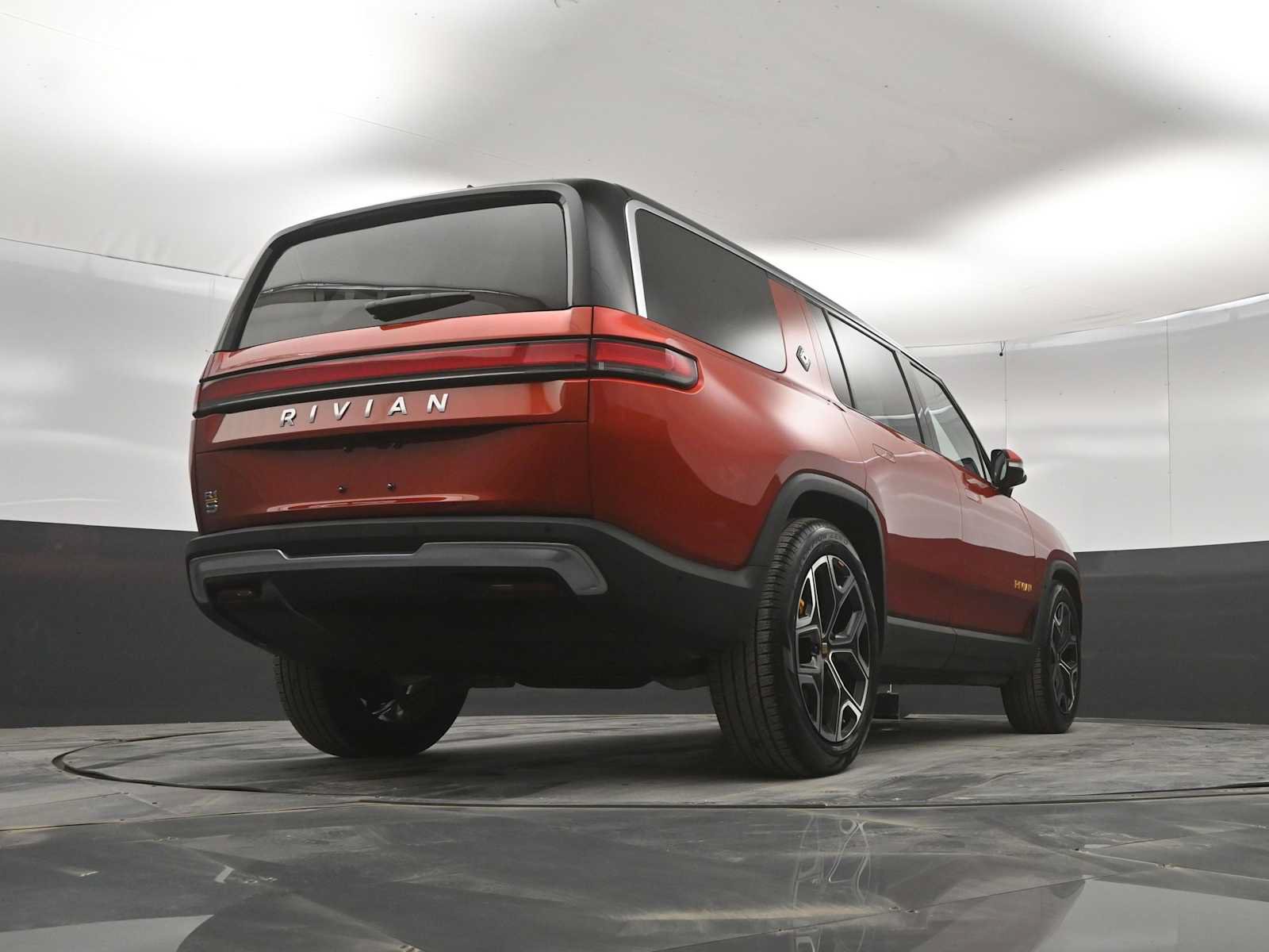 Used 2023 Rivian R1S Adventure Quad AWD/4WD image 38