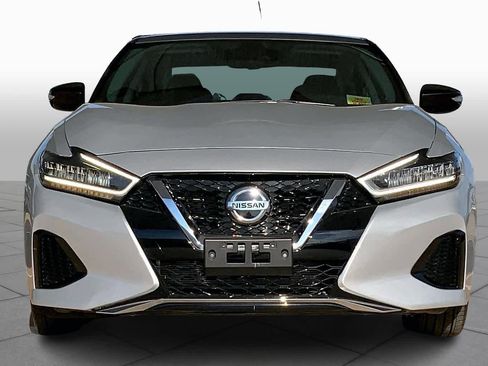 Used 2022 Nissan Maxima SV w/ Floor Mat Group FWD image 3