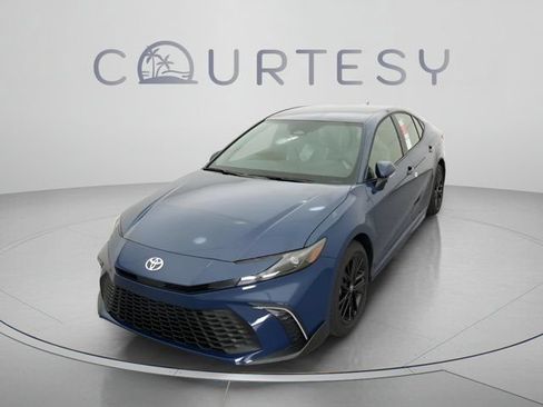 Used 2026 Toyota Camry SE FWD image 32