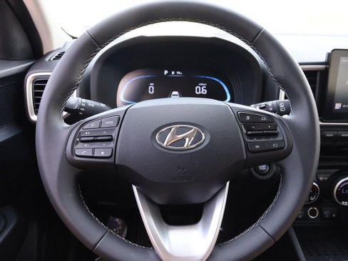 Used 2026 Hyundai Venue SEL FWD image 11