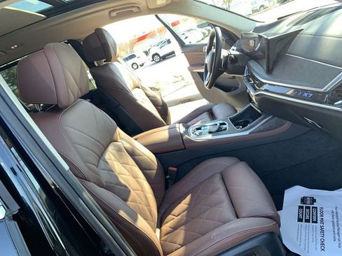Used 2025 BMW X7 xDrive40i image 14