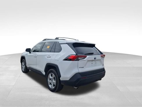 Used 2021 Toyota RAV4 XLE image 7