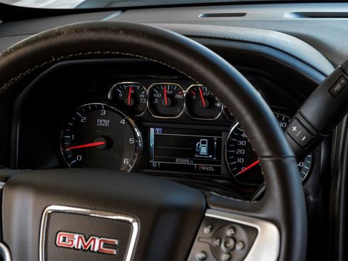 Used 2017 GMC Sierra 1500 SLT image 16