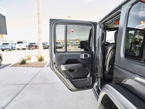 Used 2019 Jeep Wrangler Unlimited Rubicon AWD/4WD image 15