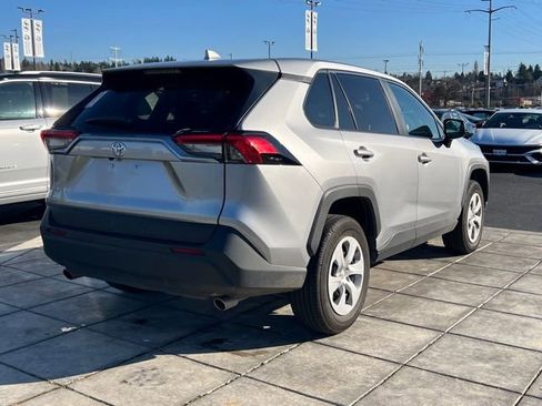 Used 2025 Toyota RAV4 LE image 7