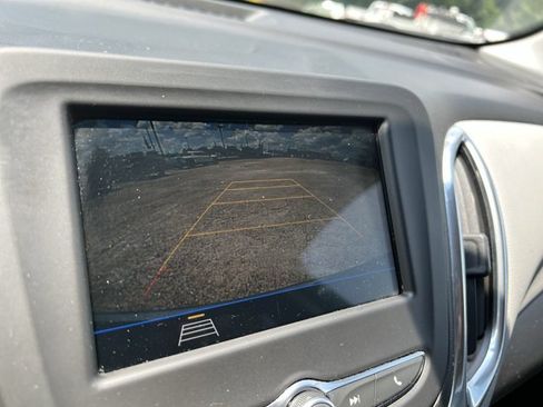 Used 2019 Chevrolet Equinox LT FWD image 15