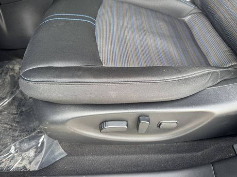 Used 2021 Nissan Leaf SV w/ SV Technology Package image 32