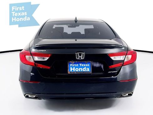 Used 2018 Honda Accord Sport image 6