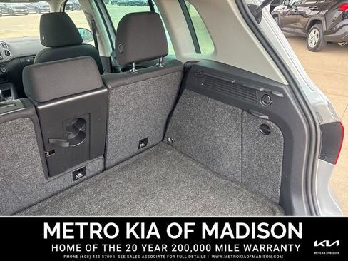 Used 2013 Volkswagen Tiguan S image 29