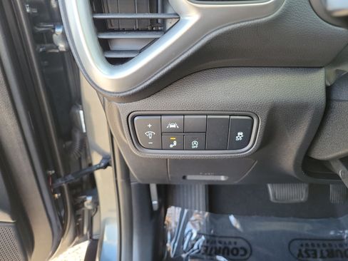 Used 2022 Kia Soul LX w/ Technology Package FWD image 26