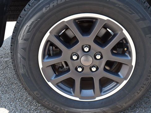 Used 2022 Jeep Gladiator Overland w/ Popular Equipment Package AWD/4WD image 18