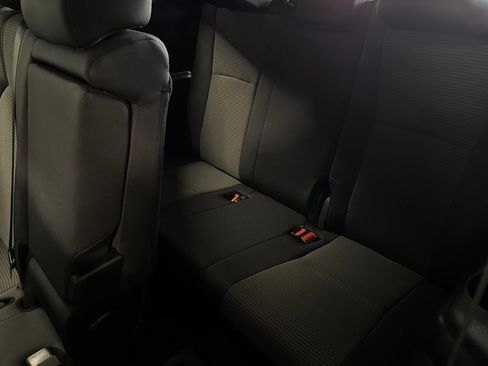 Used 2024 Toyota Highlander LE image 15