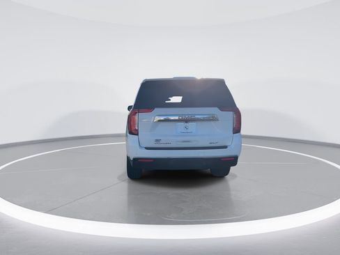 Used 2022 GMC Yukon XL SLT w/ SLT Luxury Package image 7