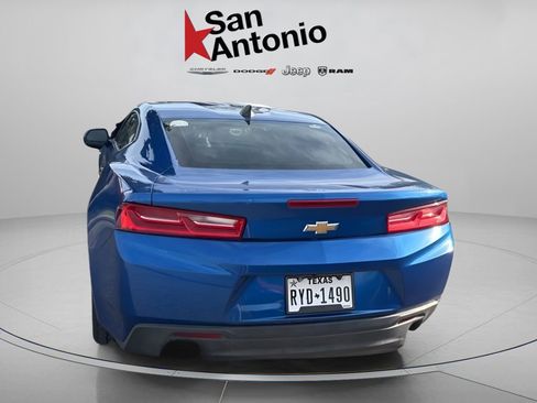 Used 2017 Chevrolet Camaro LT RWD image 7