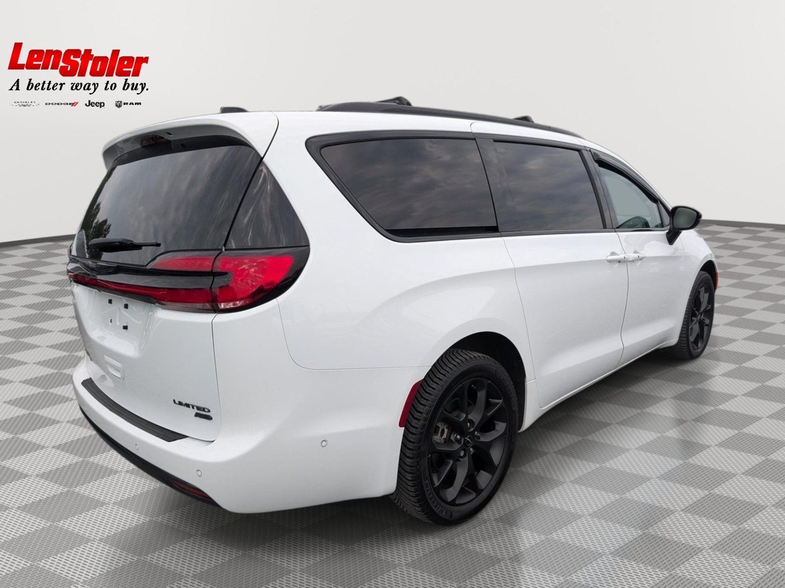 Used 2023 Chrysler Pacifica Limited w/ S Appearance Package AWD/4WD image 5