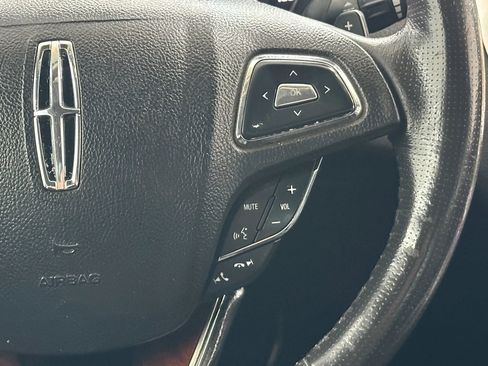 Used 2013 Lincoln MKZ image 21