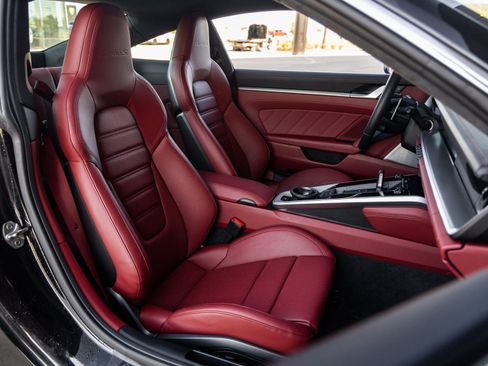 Used 2025 Porsche 911 Turbo S image 39