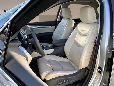 Used 2017 Cadillac XT5 Premium Luxury image 27
