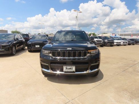 Used 2025 Jeep Grand Cherokee L Limited RWD image 4