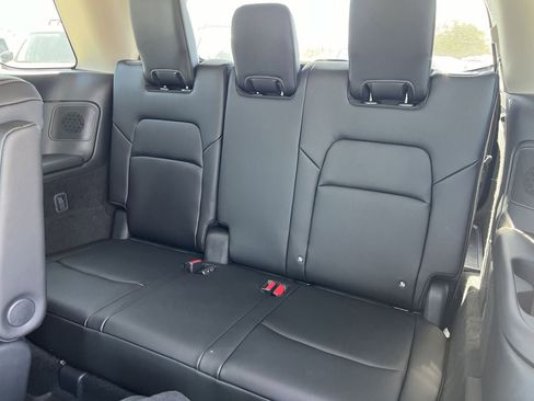 New 2026 Nissan Pathfinder Platinum FWD image 16