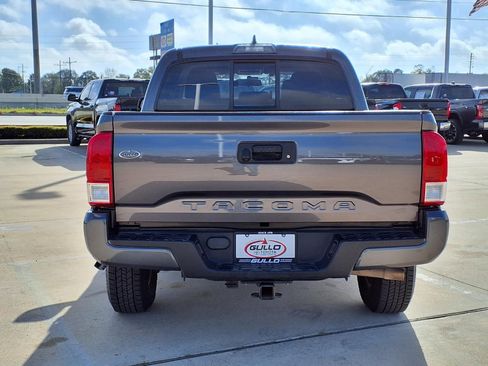 Used 2017 Toyota Tacoma SR w/ SR Convenience Package image 7