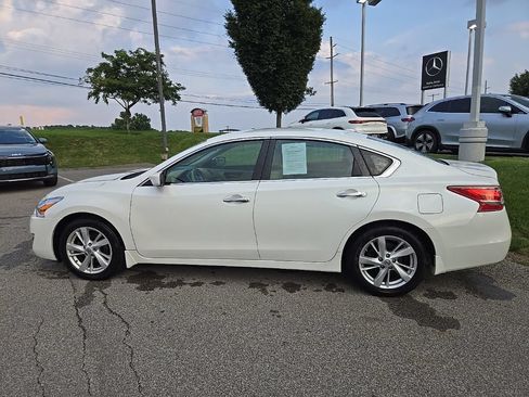 Used 2013 Nissan Altima 2.5 SV FWD image 9