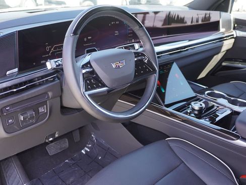 Used 2026 Cadillac Escalade Luxury RWD image 14
