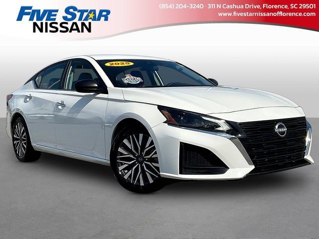 Used 2025 Nissan Altima 2.5 SV FWD image 1