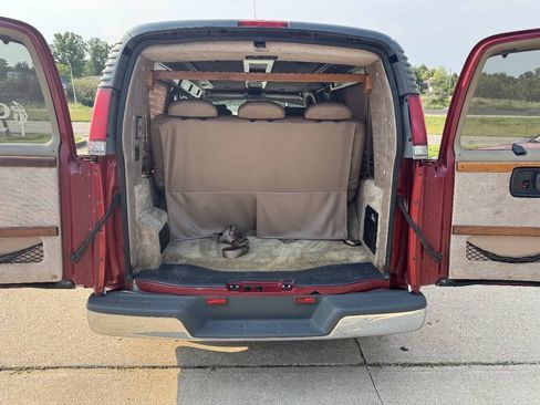 Used 1997 Chevrolet Express 1500 RWD image 19