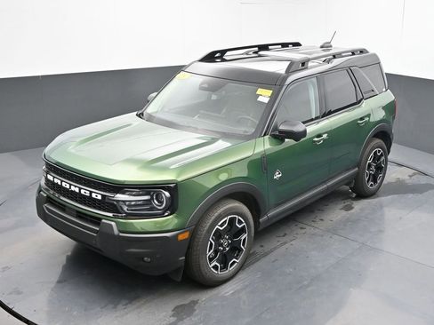 Used 2025 Ford Bronco Sport Outer Banks w/ Outer Banks Tech Package+ AWD/4WD image 43