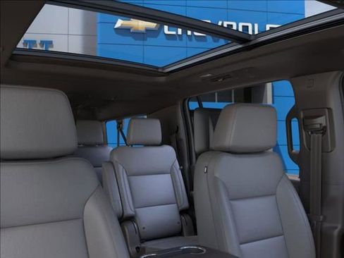 New 2026 Chevrolet Suburban Z71 w/ Z71 Off-Road Package AWD/4WD image 28