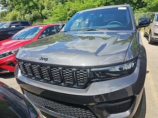 Certified 2023 Jeep Grand Cherokee Altitude AWD/4WD video 2
